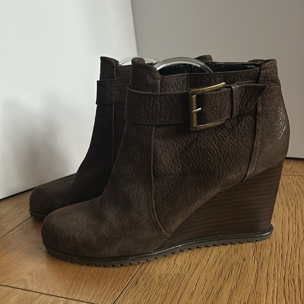 Kenneth Cole Reaction Brown Leather Booties – Size 10